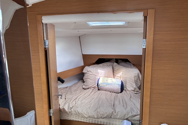 34ft Jeanneau Yacht For Sale