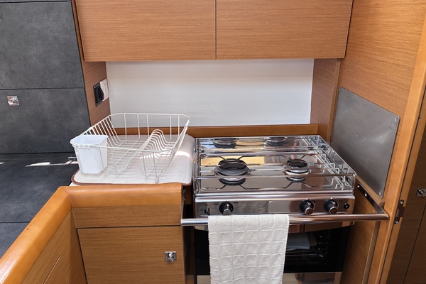 34ft Jeanneau Yacht For Sale