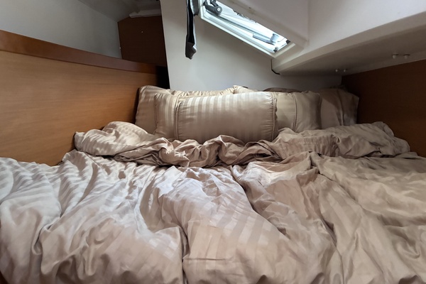 34ft Jeanneau Yacht For Sale