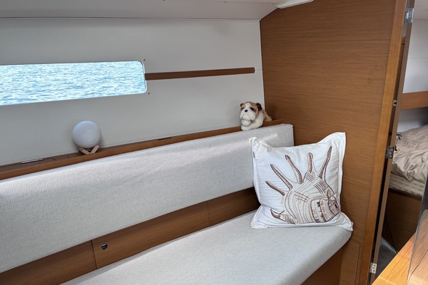 34ft Jeanneau Yacht For Sale