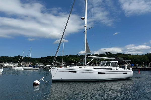 Catalina 425 Yacht For Sale