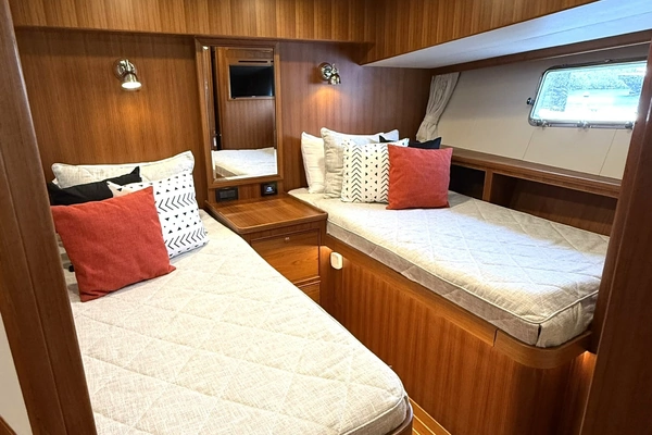 Marlow Explorer 70E-CB Yacht For Sale