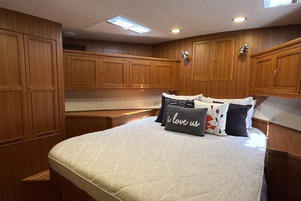 Marlow Explorer 70E-CB Yacht For Sale