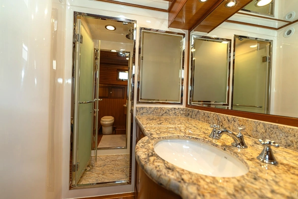 Marlow Explorer 70E-CB Yacht For Sale