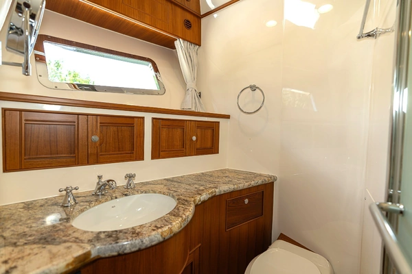 Marlow Explorer 70E-CB Yacht For Sale