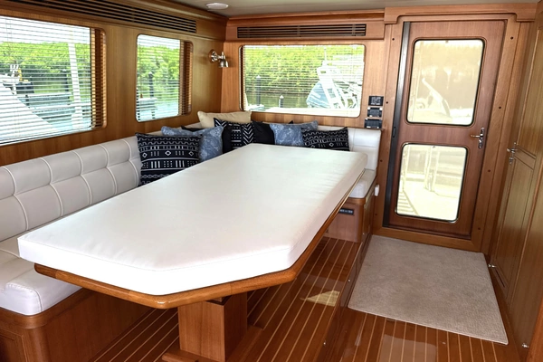 Marlow Explorer 70E-CB Yacht For Sale