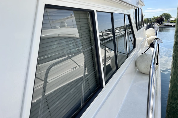 Navigator 4400 Yacht For Sale