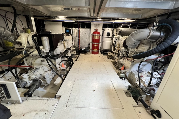 Navigator 4400 Yacht For Sale
