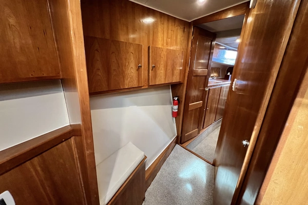 Navigator 4400 Yacht For Sale