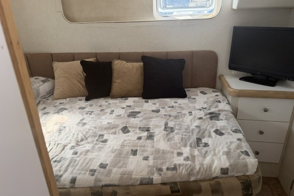 Moonbeam V 34ft Silverton Yacht For Sale