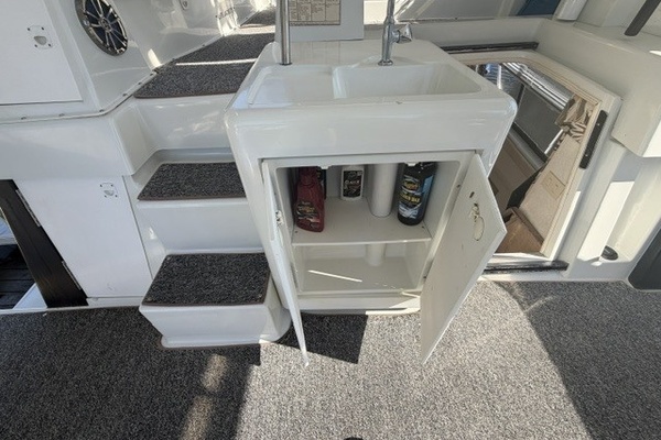 Moonbeam V 34ft Silverton Yacht For Sale