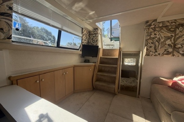 Moonbeam V 34ft Silverton Yacht For Sale