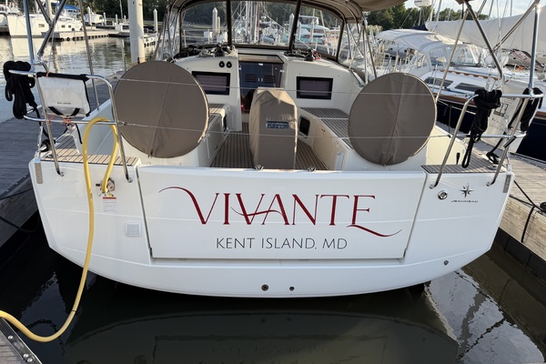 VIVANTE 41ft Jeanneau Yacht For Sale