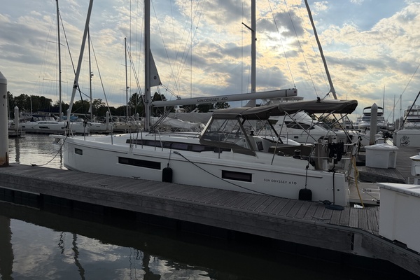 VIVANTE 41ft Jeanneau Yacht For Sale