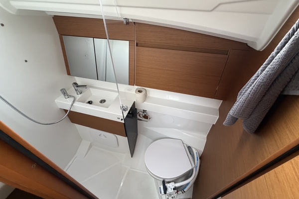 VIVANTE 41ft Jeanneau Yacht For Sale
