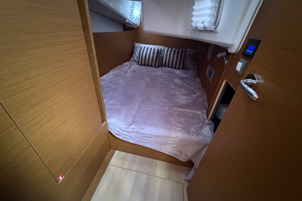 VIVANTE 41ft Jeanneau Yacht For Sale