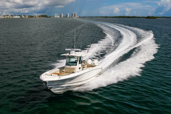 33ft Boston Whaler Yacht For Sale