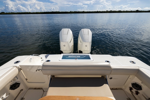 33ft Boston Whaler Yacht For Sale