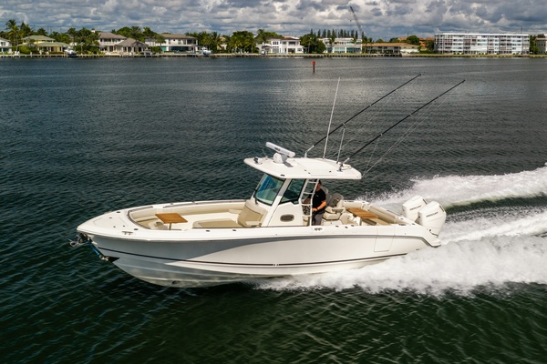 33ft Boston Whaler Yacht For Sale