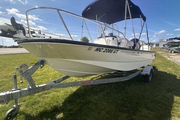 17ft Boston Whaler Yacht For Sale