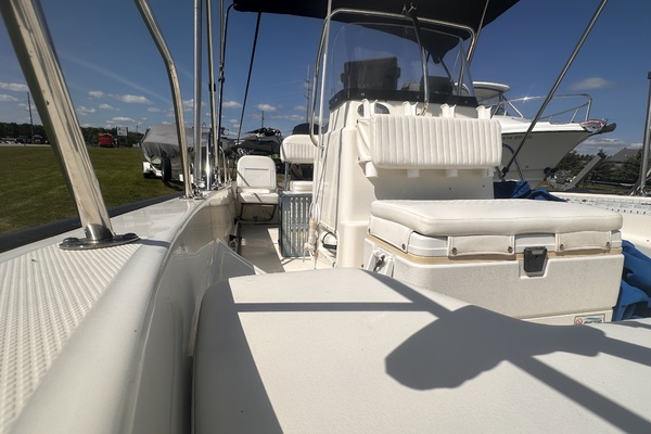 17ft Boston Whaler Yacht For Sale