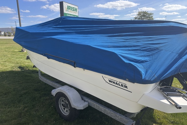 17ft Boston Whaler Yacht For Sale