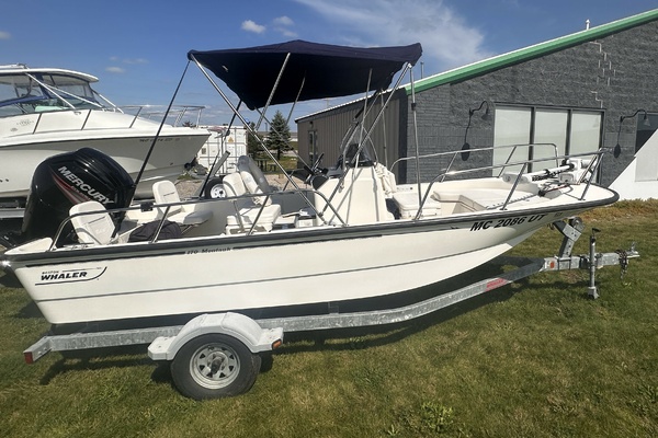 17ft Boston Whaler Yacht For Sale