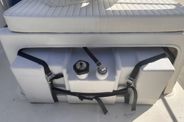 17ft Boston Whaler Yacht For Sale