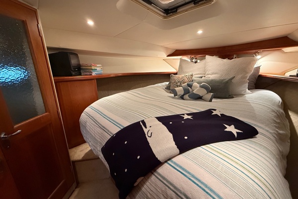 65 Roses 42ft Silverton Yacht For Sale