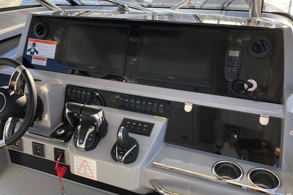 Jeanneau Leader 12.5 WA Yacht For Sale