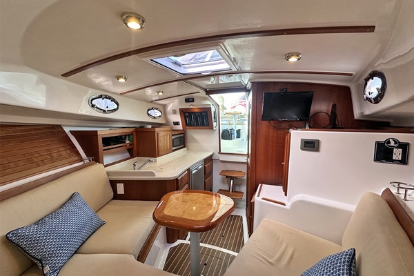 REVERIE 30ft Back Cove Yacht For Sale