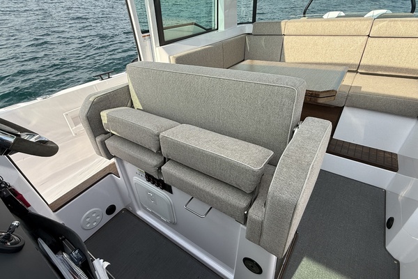 37ft Axopar Yacht For Sale