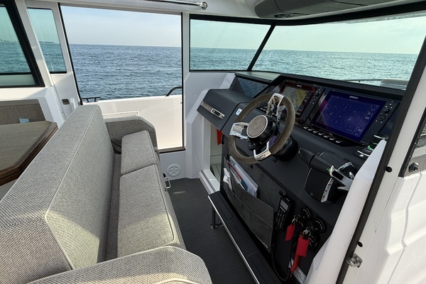 37ft Axopar Yacht For Sale