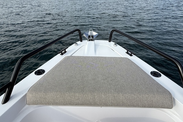 37ft Axopar Yacht For Sale