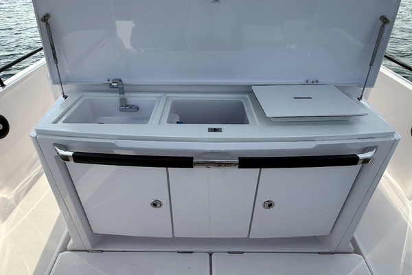 Axopar Brabus 37 XC Cross Cabin Yacht For Sale