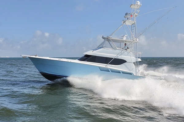 Hatteras 55 Convertible Yacht For Sale