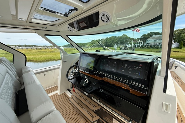 Waterline 48ft Tiara Yachts Yacht For Sale