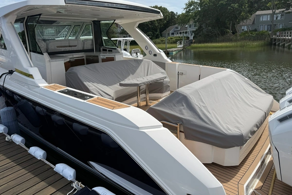 Tiara Yachts 48 LS Yacht For Sale