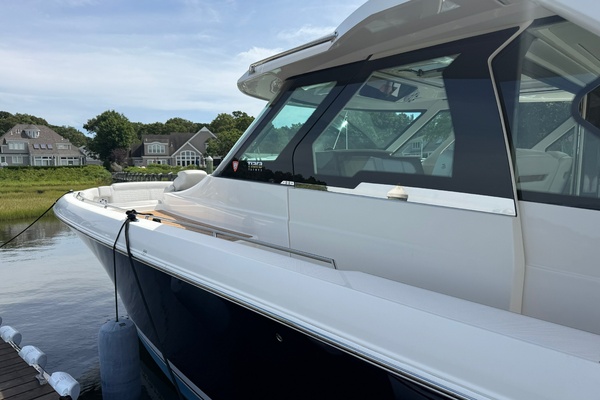 Waterline 48ft Tiara Yachts Yacht For Sale