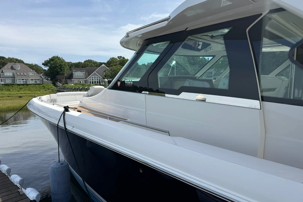 Tiara Yachts 48 LS Yacht For Sale