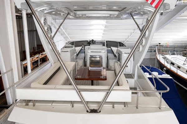 60ft Cruisers Yacht For Sale