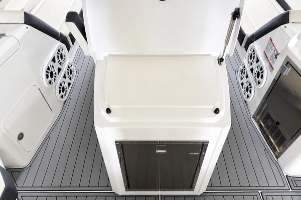 Cruisers 60 FLY Yacht For Sale