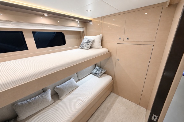 60ft Cruisers Yacht For Sale