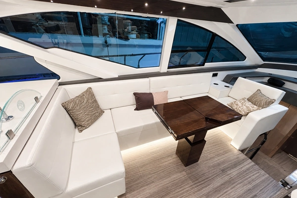 Cruisers 60 FLY Yacht For Sale