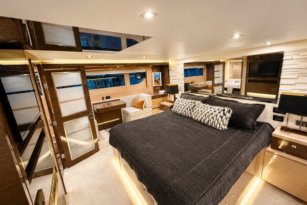60ft Cruisers Yacht For Sale