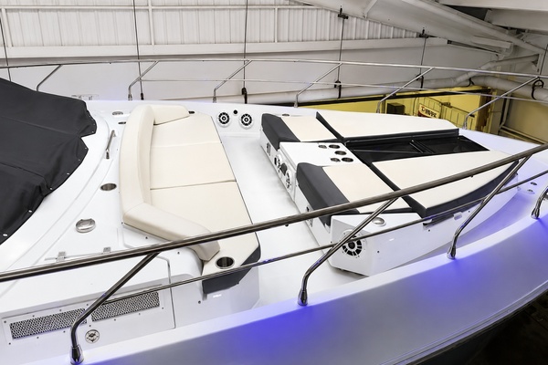 60ft Cruisers Yacht For Sale