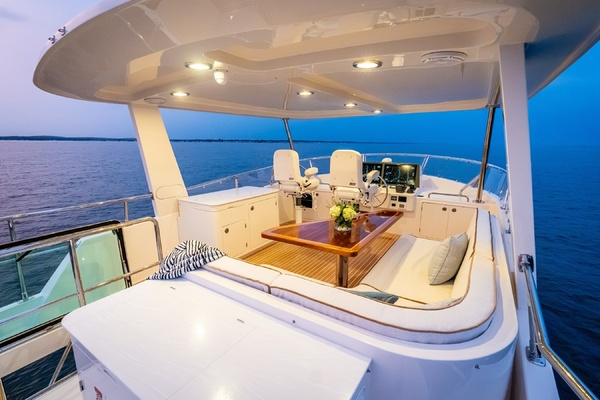 56ft Hunt Yachts Yacht For Sale