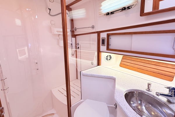 OFF PISTE 42ft Sabre Yacht For Sale