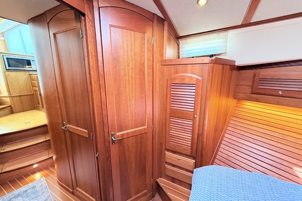 OFF PISTE 42ft Sabre Yacht For Sale
