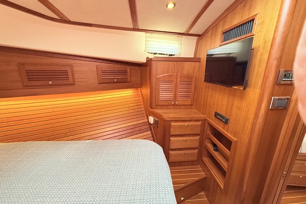 OFF PISTE 42ft Sabre Yacht For Sale